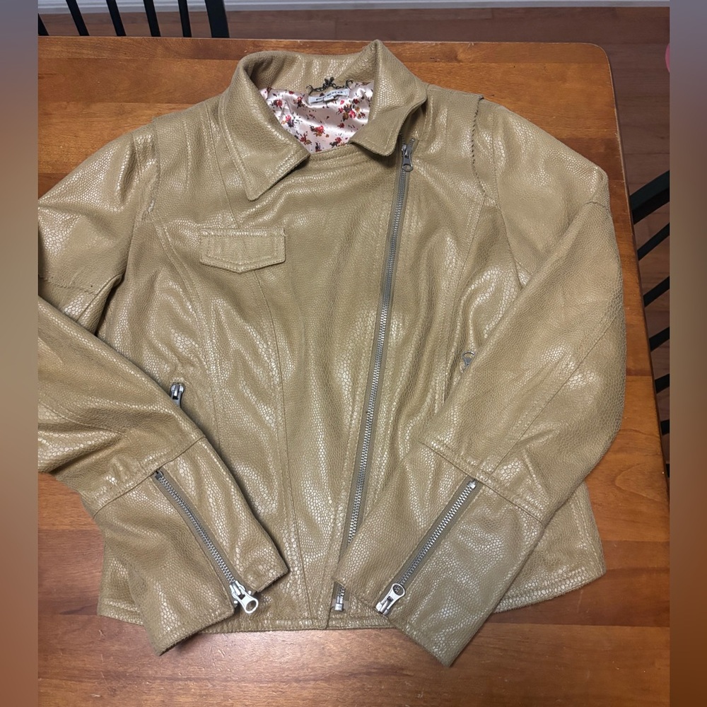 Freda motto jacket